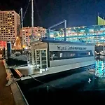Barco-apartamento En El Nautico De
