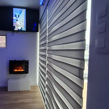 船上ホテル Barco-apartamento En El Nautico De *