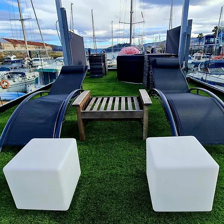Barco-apartamento En El Nautico De Úszó hotel