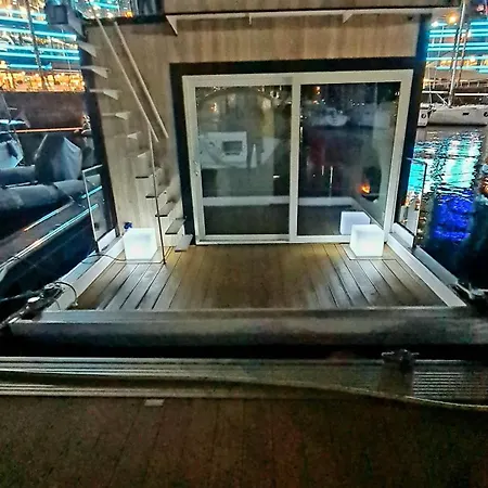 Barco-apartamento En El Nautico De * ויגו