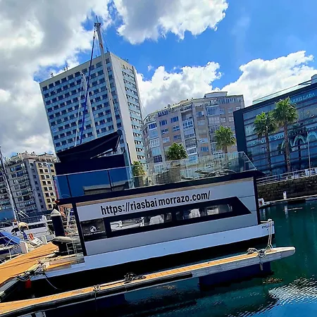 Barco-apartamento En El Nautico De *