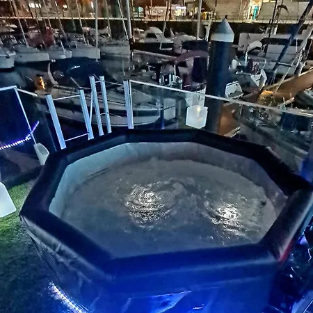 Barco-apartamento En El Nautico De * ויגו