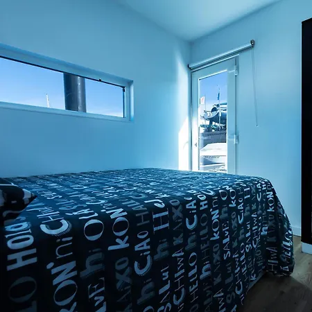 Bateau-hôtel Barco-apartamento En El Nautico De *