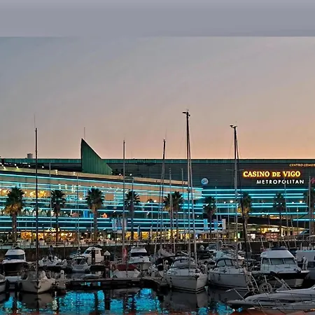 船上ホテル Barco-apartamento En El Nautico De ヴィーゴ