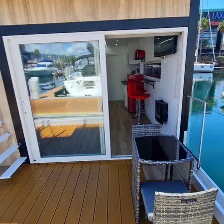 Barco-apartamento En El Nautico De Bateau-hôtel