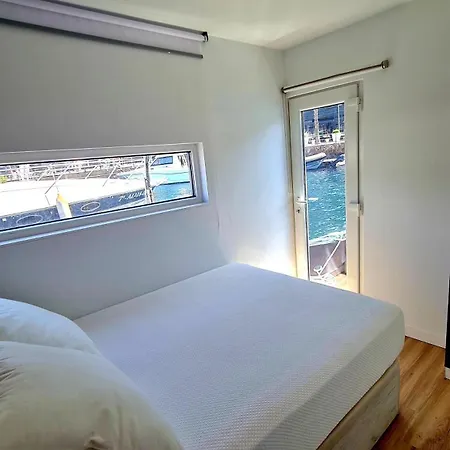 Barco-apartamento En El Nautico De