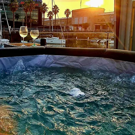 Barco-apartamento En El Nautico De