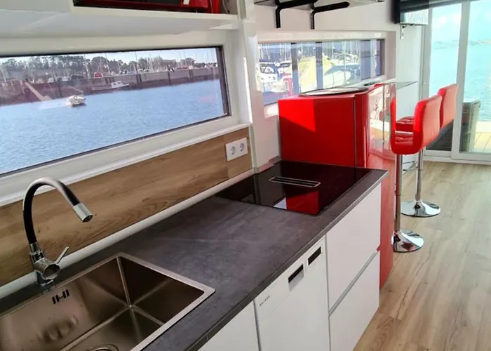 Tekne Barco-apartamento En El Nautico De Vigo