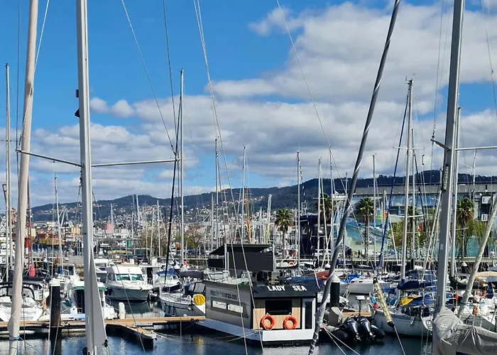 Barco-apartamento En El Nautico De Vigo