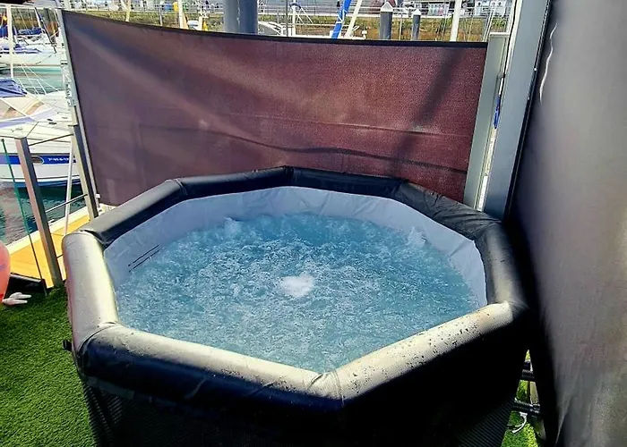 Barco-apartamento En El Nautico De * Vigo