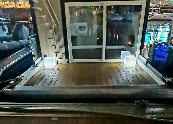 Barco-apartamento En El Nautico De * Vigo