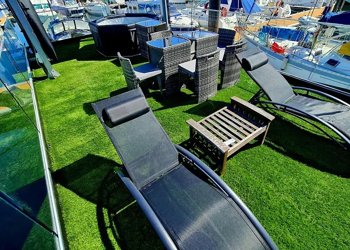 Barco-apartamento En El Nautico De Tekne