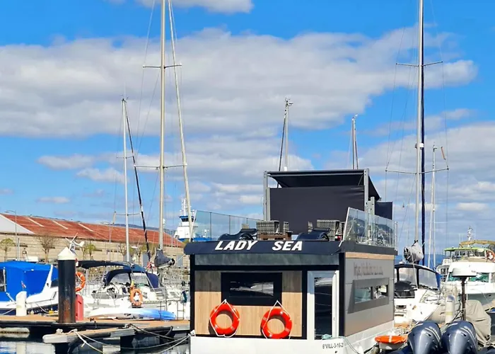 Tekne Barco-apartamento En El Nautico De *
