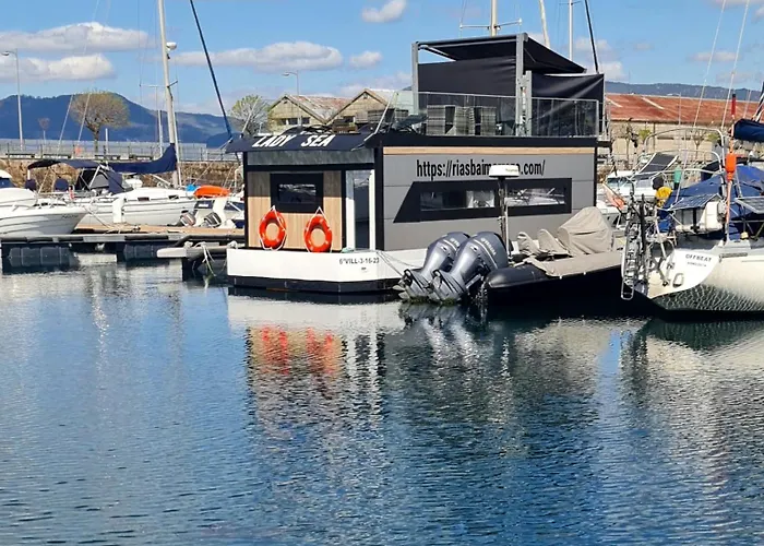 Barco-apartamento En El Nautico De Tekne Vigo