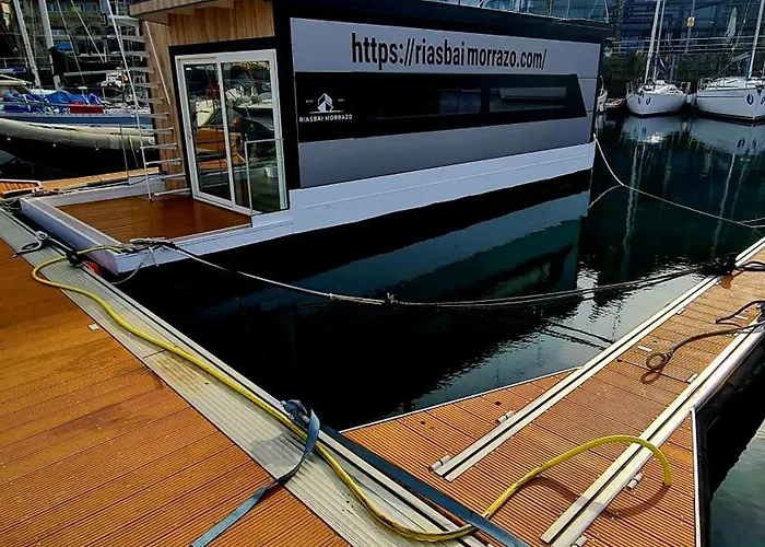 Tekne Barco-apartamento En El Nautico De *