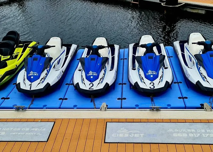 Tekne Barco-apartamento En El Nautico De *