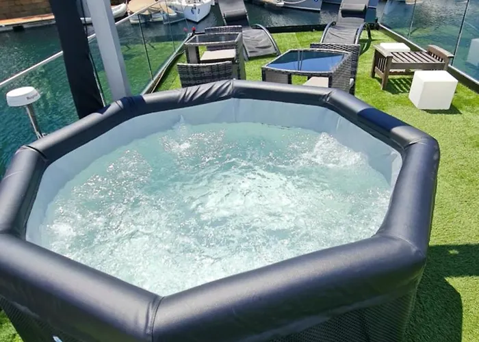 Barco-apartamento En El Nautico De Vigo