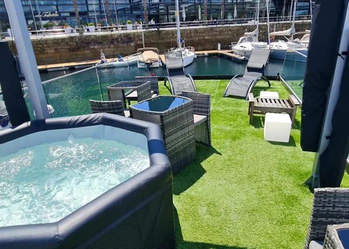 Tekne Barco-apartamento En El Nautico De *