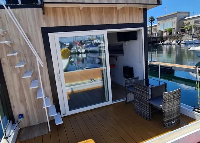 Barco-apartamento En El Nautico De Tekne Vigo